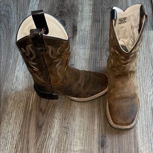Old West Distressed Brown Cowboy Boots